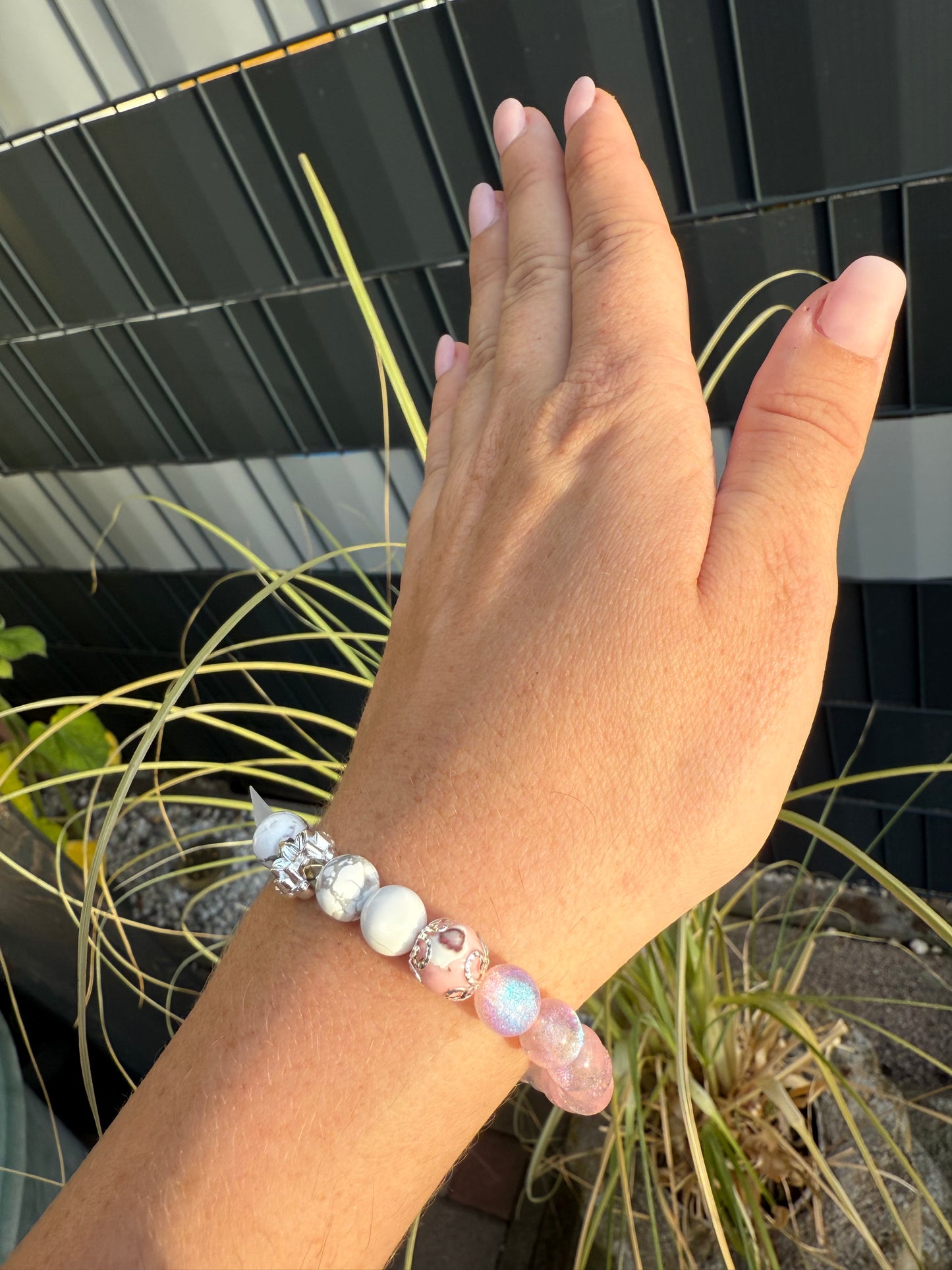 🌸 „Gelassenheit & Ruhe“ – Howlith & rosa Muschel mit Blume