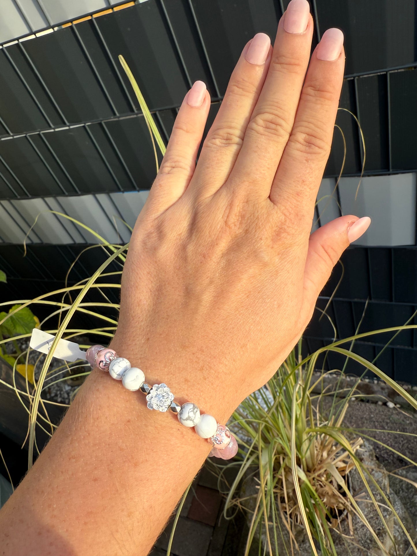🌸 „Gelassenheit & Ruhe“ – Howlith & rosa Muschel mit Blume
