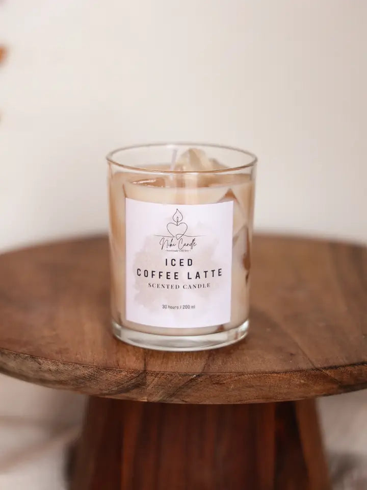 Duftkerze Eis-Coffeelatte – cremiger Kaffeeduft für Energie & Geborgenheit – handgemacht bei Essential Anders