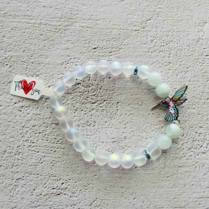 🕊️ „Leichtigkeit & Intuition“ – Aurora Mondstein Armband mit Kolibri
