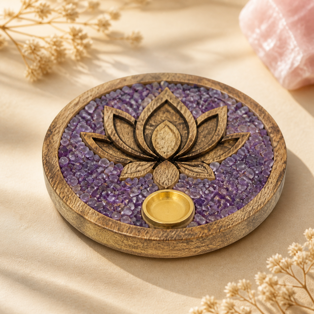 Räucherstäbchen- und Kegelhalter Lotus mit Amethyst aus Mangoholz